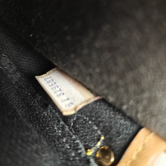 Vintage Y2K Dooney & Bourke Multi-Color Hearts Wallet (Retired) - Picture 9 of 16